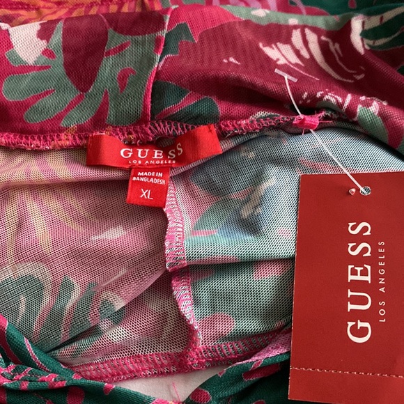 GUESS Sweatshirt - Picture 3 of 6